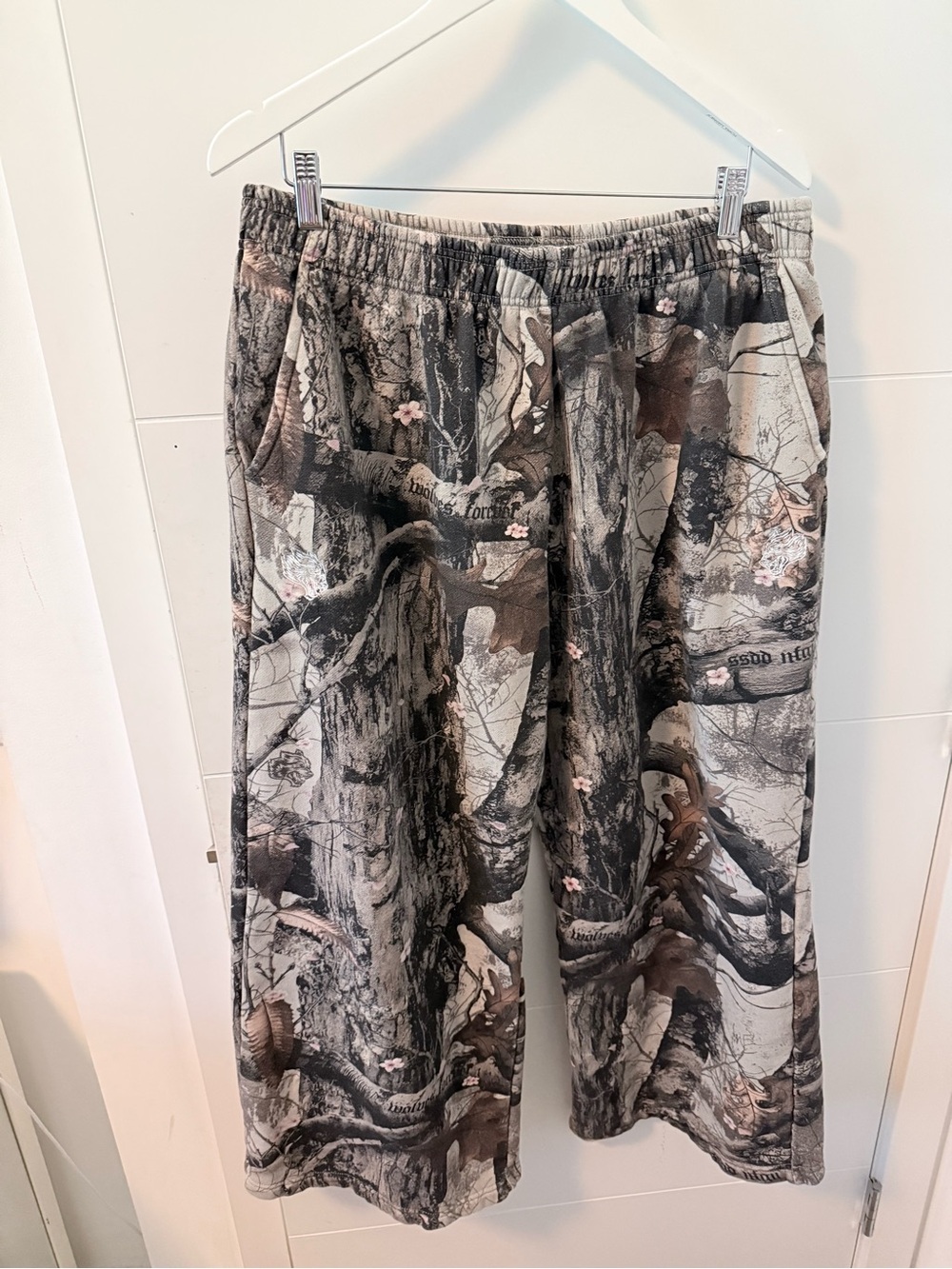 NWT DarcSport SOLD OUT Cherry Blossom Woodland Camo Sweatpants